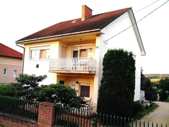 Legkondicionalt, Erkelyes Szoba, Privat Fuerdovel A Balatonon Koroshegy Ngoại thất bức ảnh